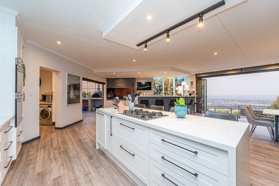 5 Bedroom Property for Sale in Constantia Kloof Gauteng