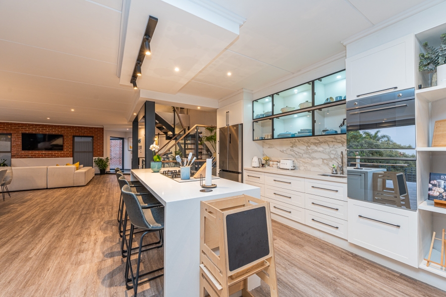 5 Bedroom Property for Sale in Constantia Kloof Gauteng