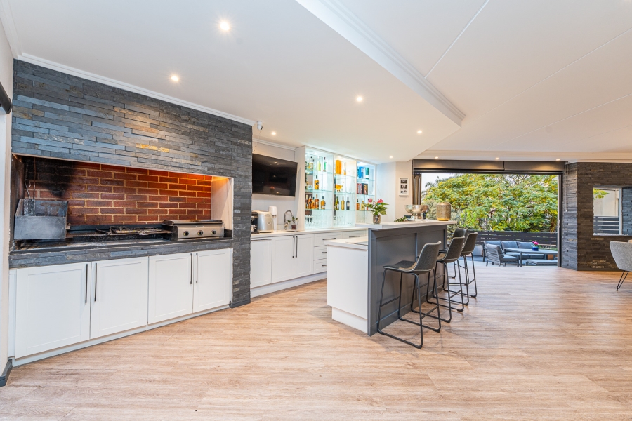 5 Bedroom Property for Sale in Constantia Kloof Gauteng