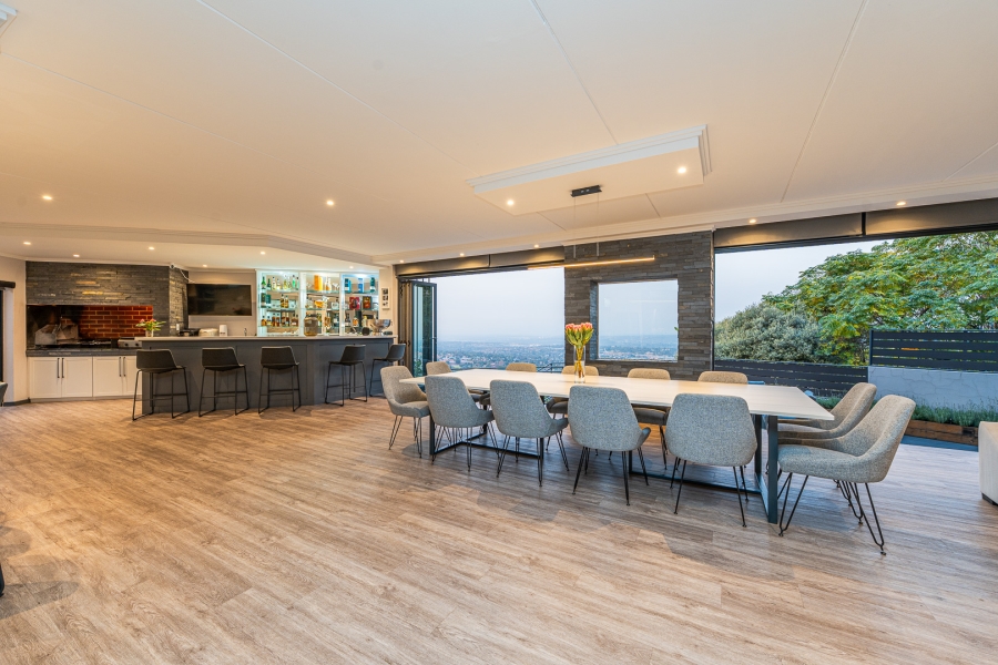 5 Bedroom Property for Sale in Constantia Kloof Gauteng