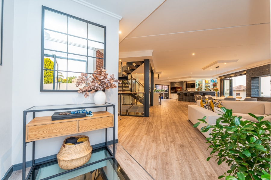 5 Bedroom Property for Sale in Constantia Kloof Gauteng