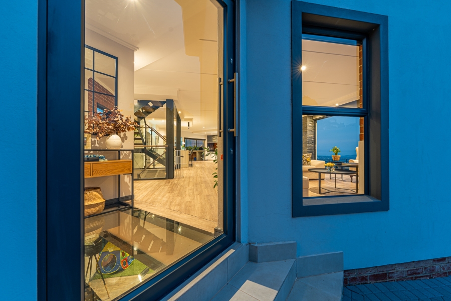 5 Bedroom Property for Sale in Constantia Kloof Gauteng