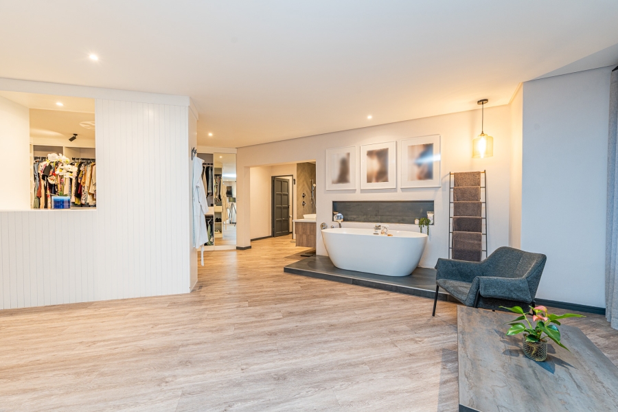 5 Bedroom Property for Sale in Constantia Kloof Gauteng