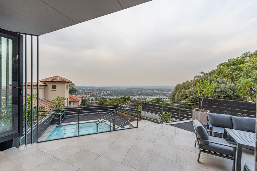 5 Bedroom Property for Sale in Constantia Kloof Gauteng