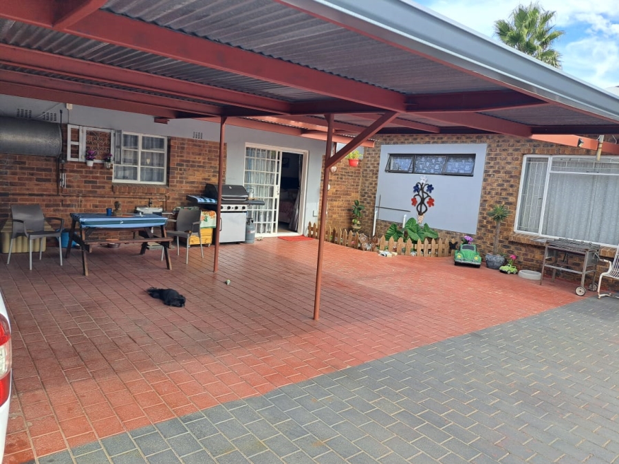 4 Bedroom Property for Sale in Paul Krugersoord Gauteng