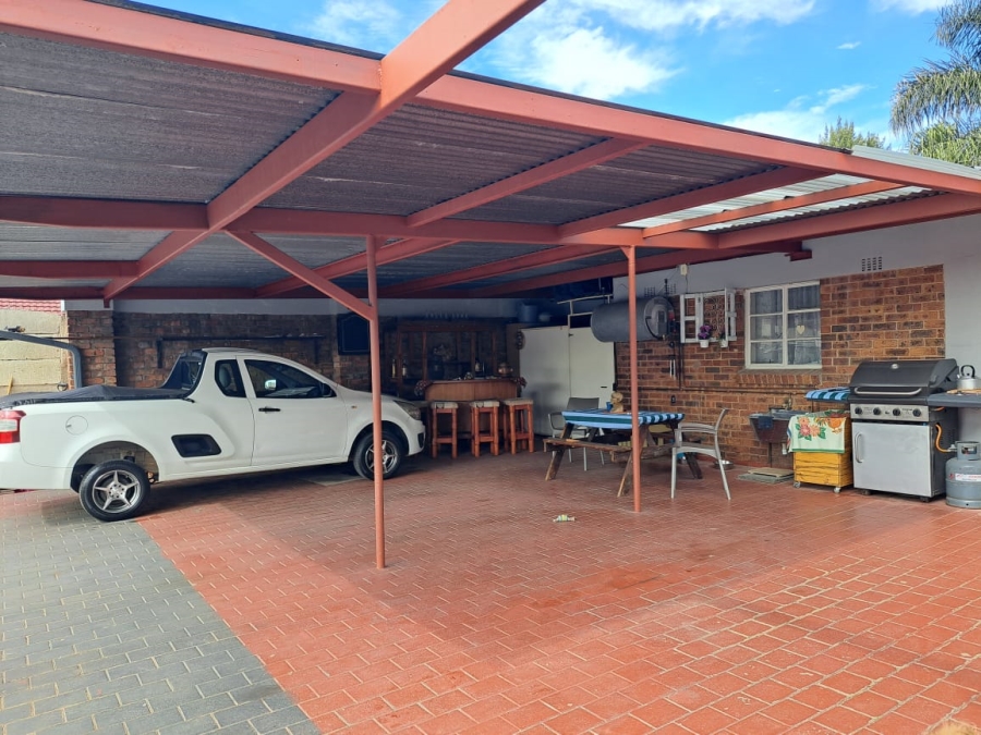 4 Bedroom Property for Sale in Paul Krugersoord Gauteng