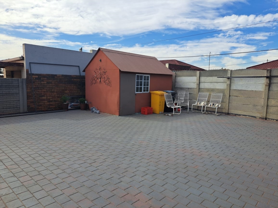 4 Bedroom Property for Sale in Paul Krugersoord Gauteng