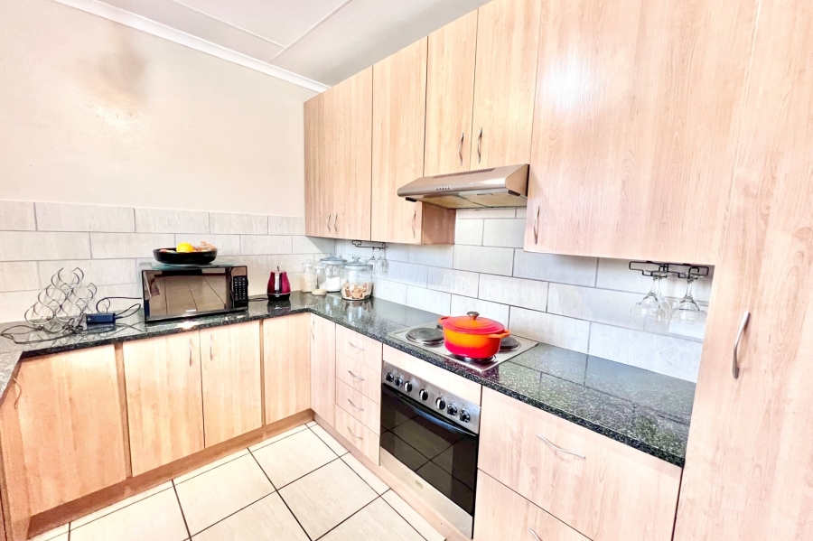 To Let 4 Bedroom Property for Rent in Noordwyk Gauteng