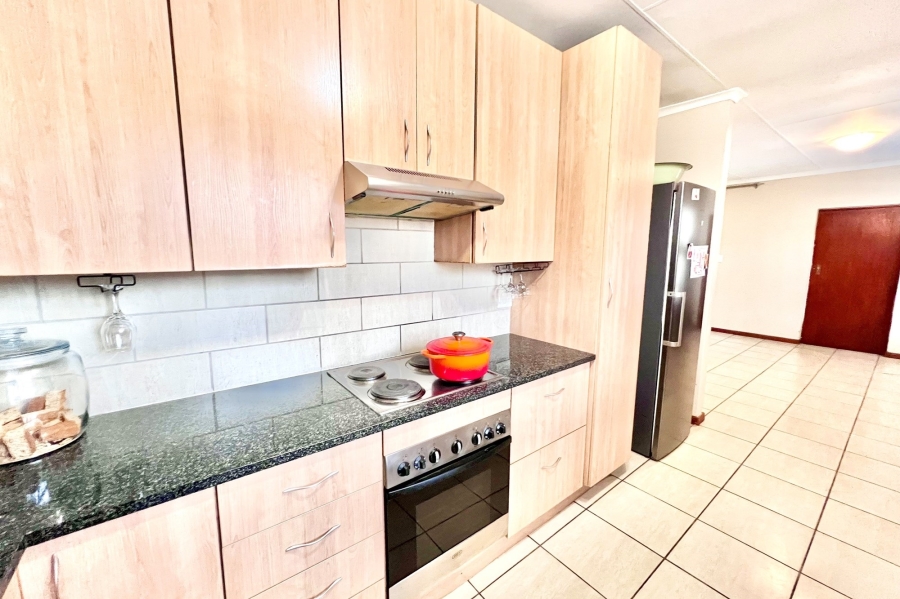 To Let 4 Bedroom Property for Rent in Noordwyk Gauteng