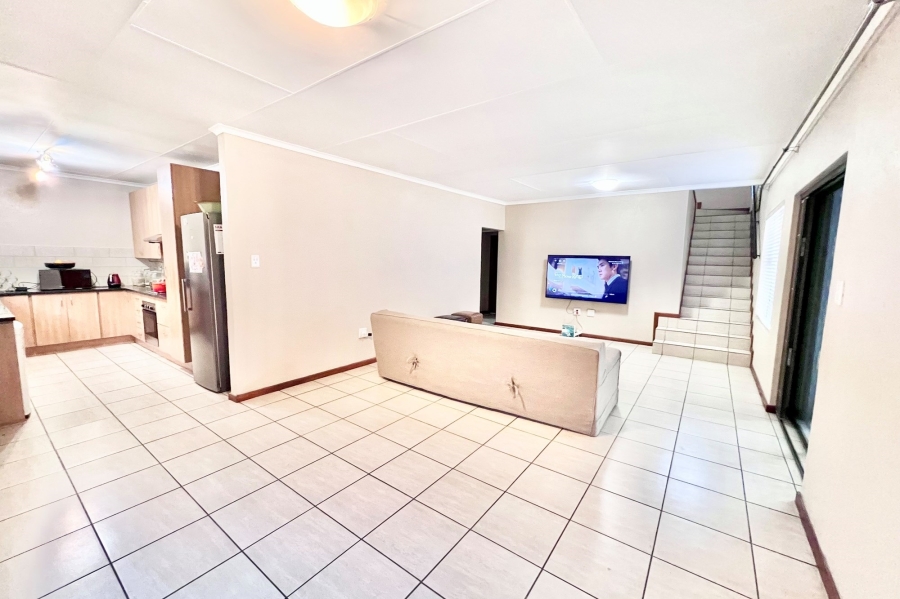 To Let 4 Bedroom Property for Rent in Noordwyk Gauteng