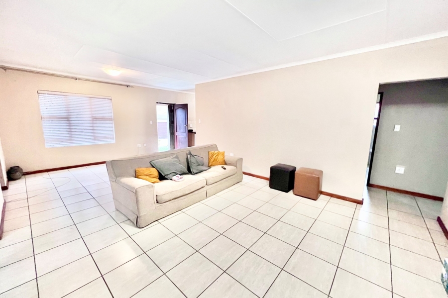 To Let 4 Bedroom Property for Rent in Noordwyk Gauteng