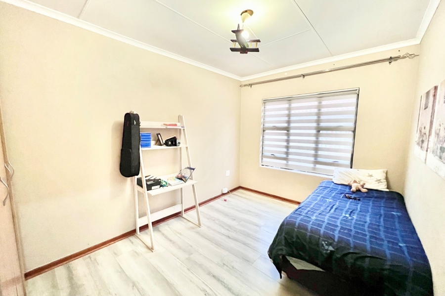 To Let 4 Bedroom Property for Rent in Noordwyk Gauteng