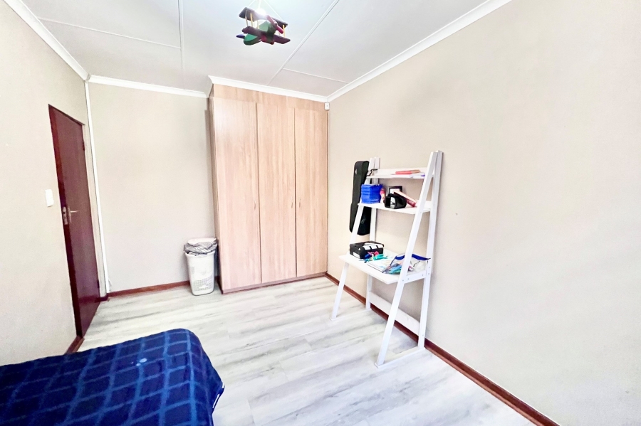 To Let 4 Bedroom Property for Rent in Noordwyk Gauteng
