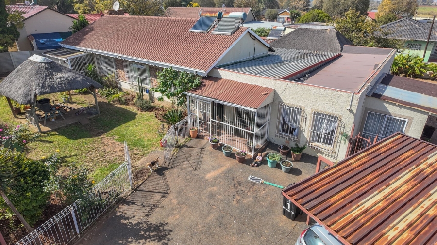 6 Bedroom Property for Sale in Elspark Gauteng