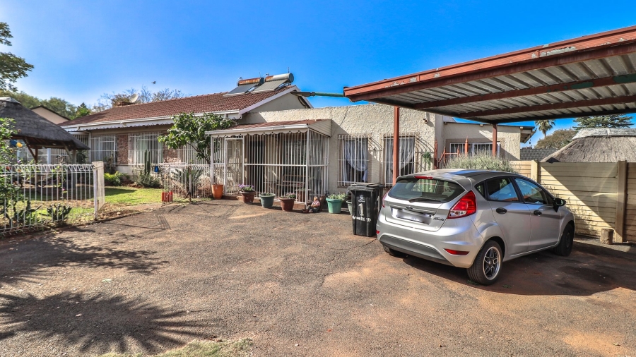 6 Bedroom Property for Sale in Elspark Gauteng