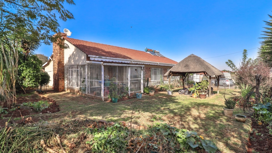 6 Bedroom Property for Sale in Elspark Gauteng