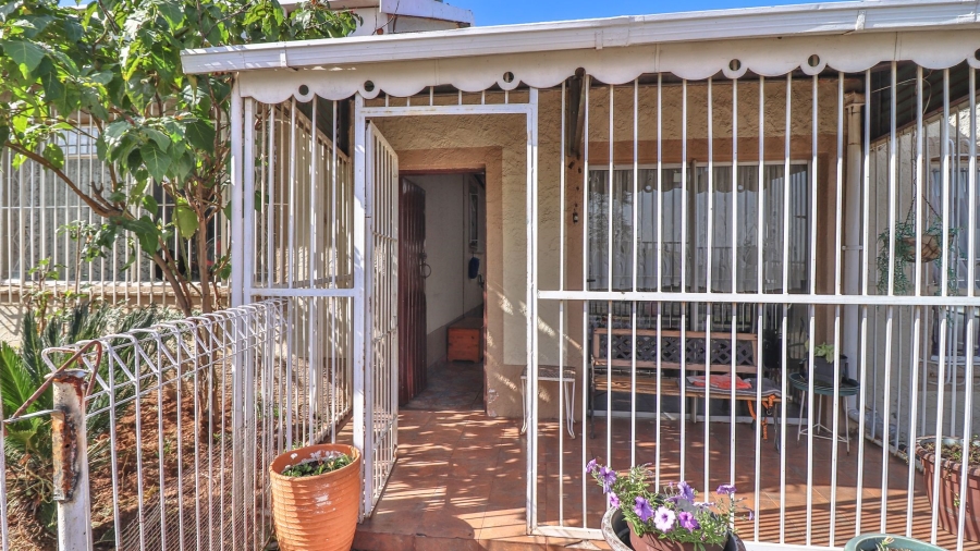 6 Bedroom Property for Sale in Elspark Gauteng