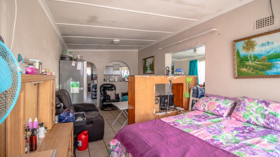 6 Bedroom Property for Sale in Elspark Gauteng