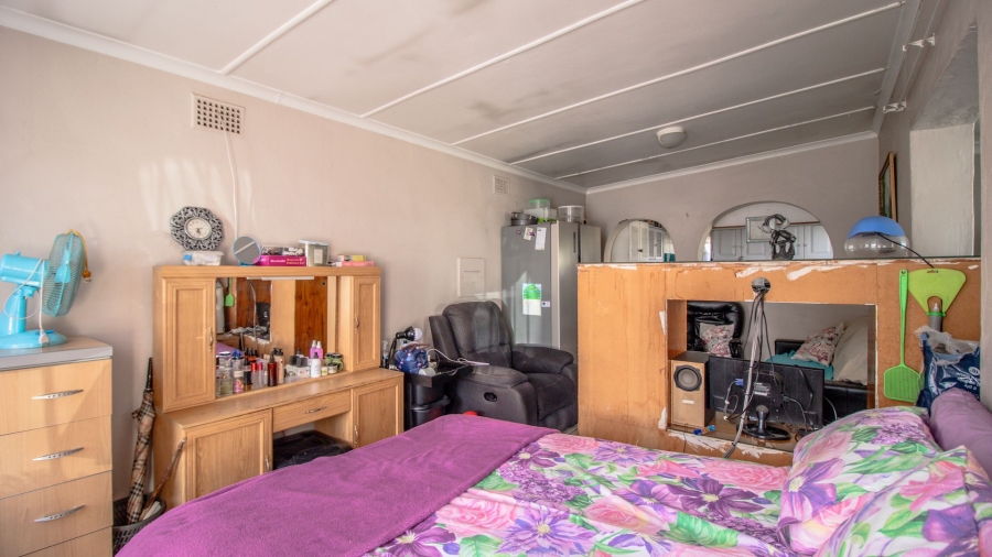 6 Bedroom Property for Sale in Elspark Gauteng