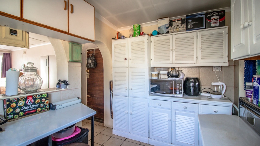 6 Bedroom Property for Sale in Elspark Gauteng