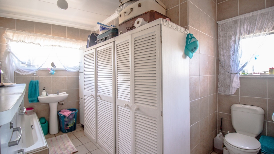 6 Bedroom Property for Sale in Elspark Gauteng