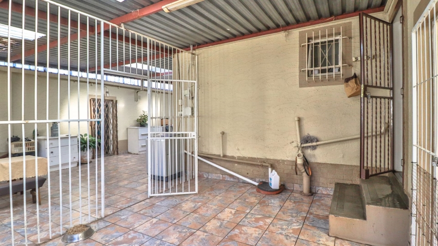 6 Bedroom Property for Sale in Elspark Gauteng