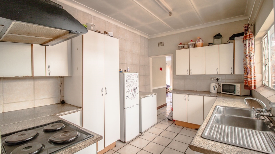 6 Bedroom Property for Sale in Elspark Gauteng
