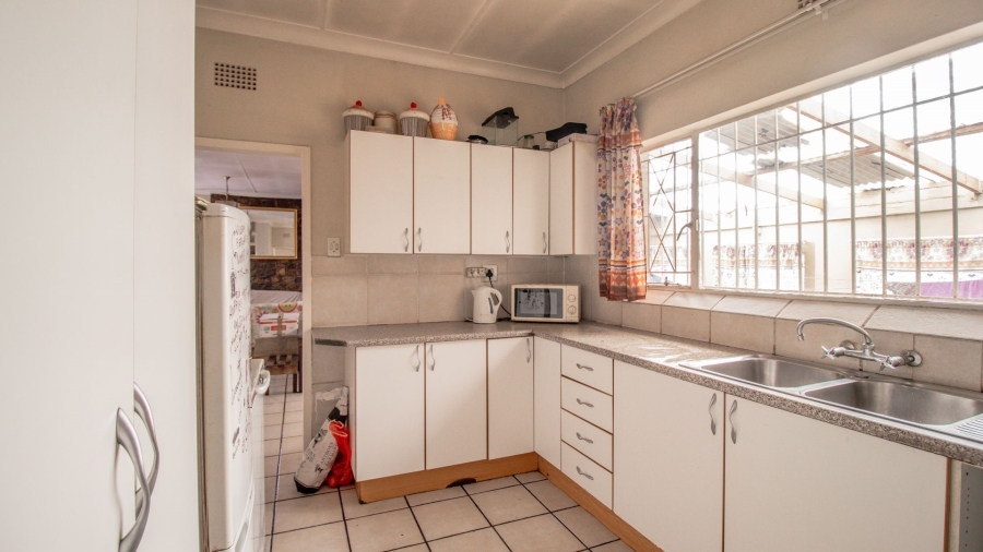 6 Bedroom Property for Sale in Elspark Gauteng