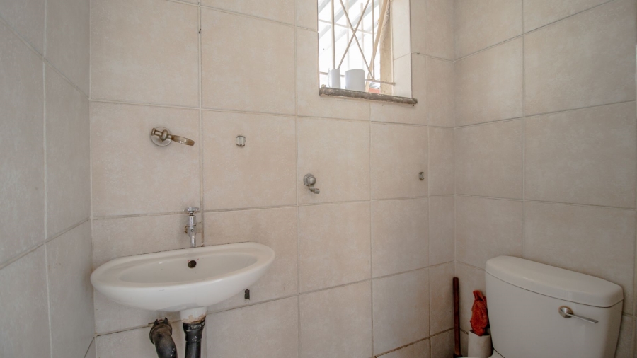6 Bedroom Property for Sale in Elspark Gauteng