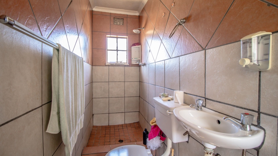 6 Bedroom Property for Sale in Elspark Gauteng