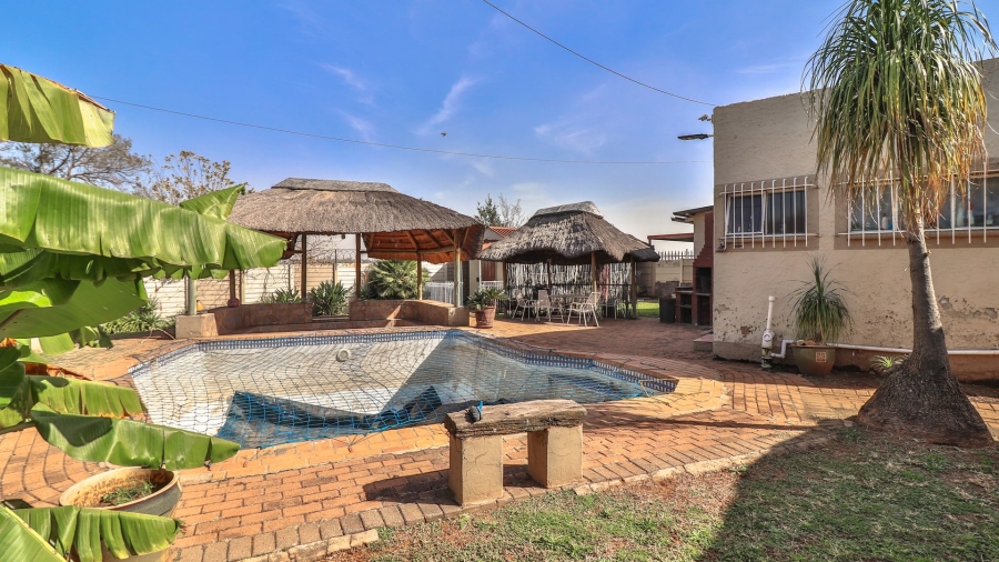 6 Bedroom Property for Sale in Elspark Gauteng