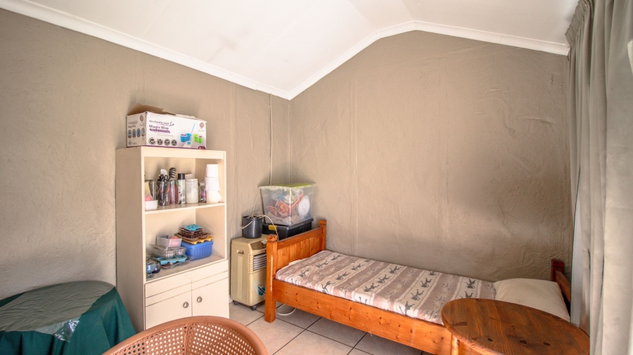 6 Bedroom Property for Sale in Elspark Gauteng