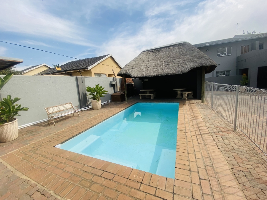 2 Bedroom Property for Sale in Raceview Gauteng