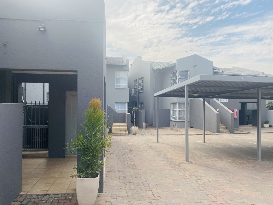 2 Bedroom Property for Sale in Raceview Gauteng