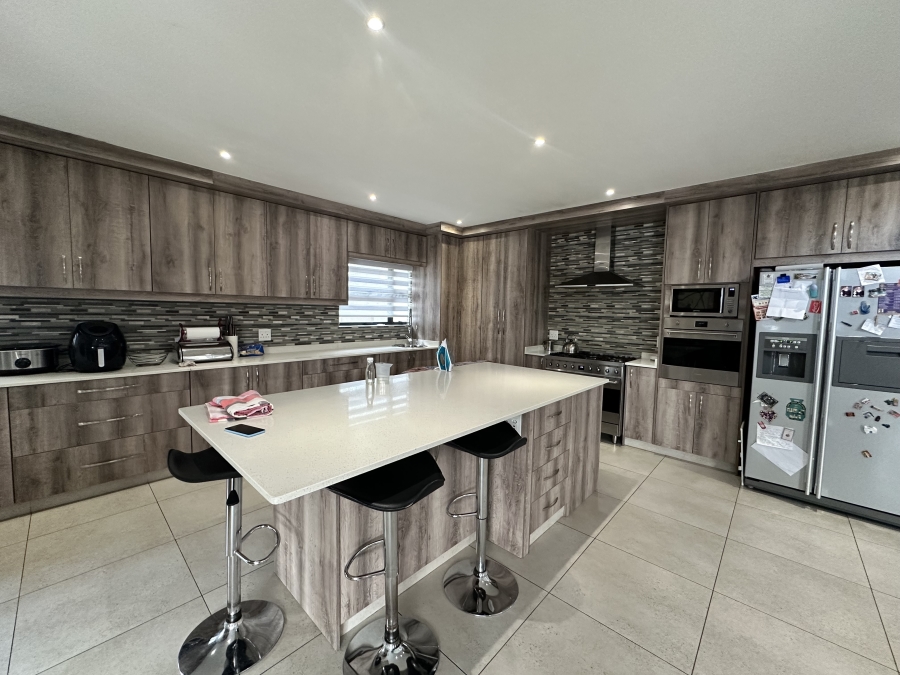 4 Bedroom Property for Sale in Eye of Africa Gauteng
