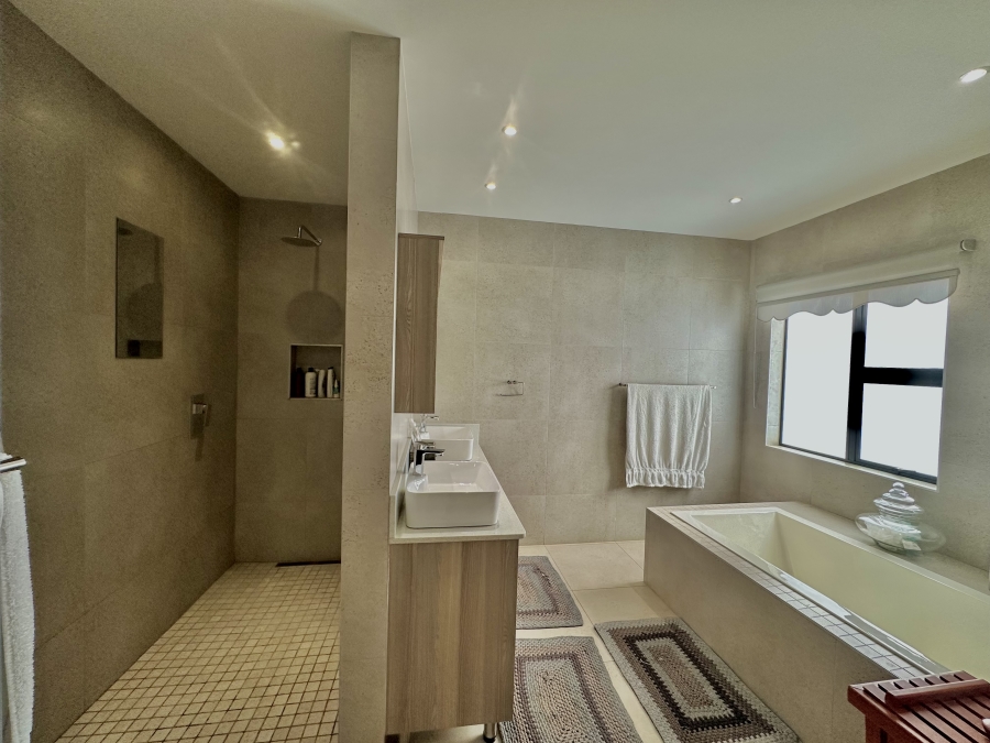 4 Bedroom Property for Sale in Eye of Africa Gauteng