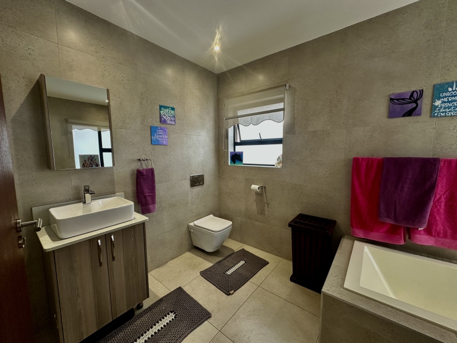 4 Bedroom Property for Sale in Eye of Africa Gauteng