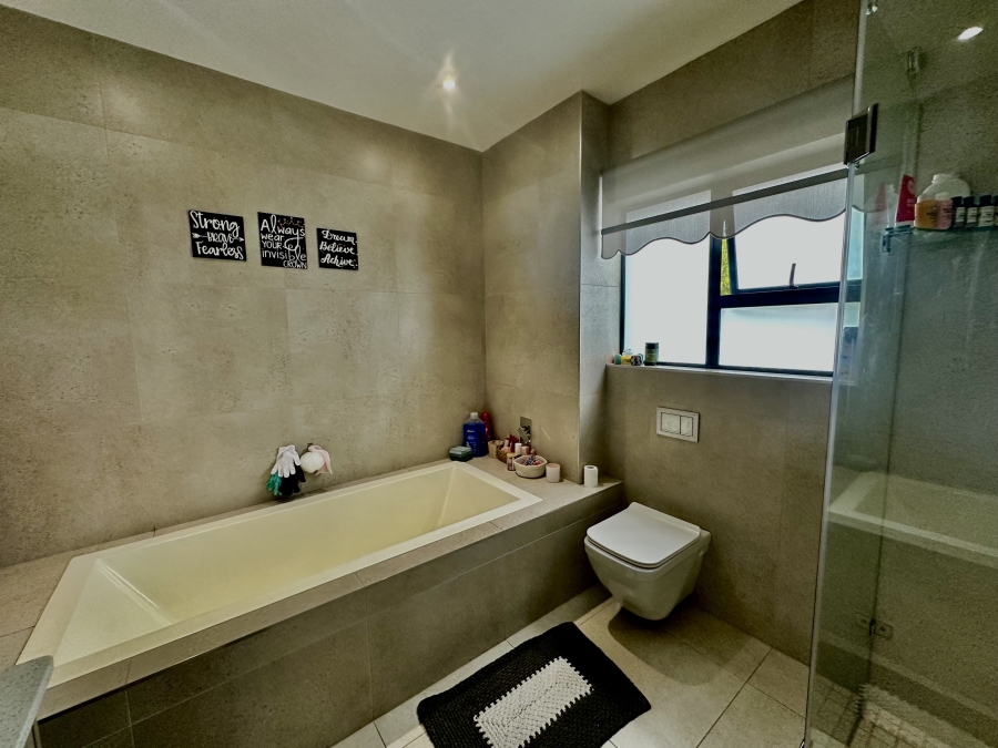 4 Bedroom Property for Sale in Eye of Africa Gauteng