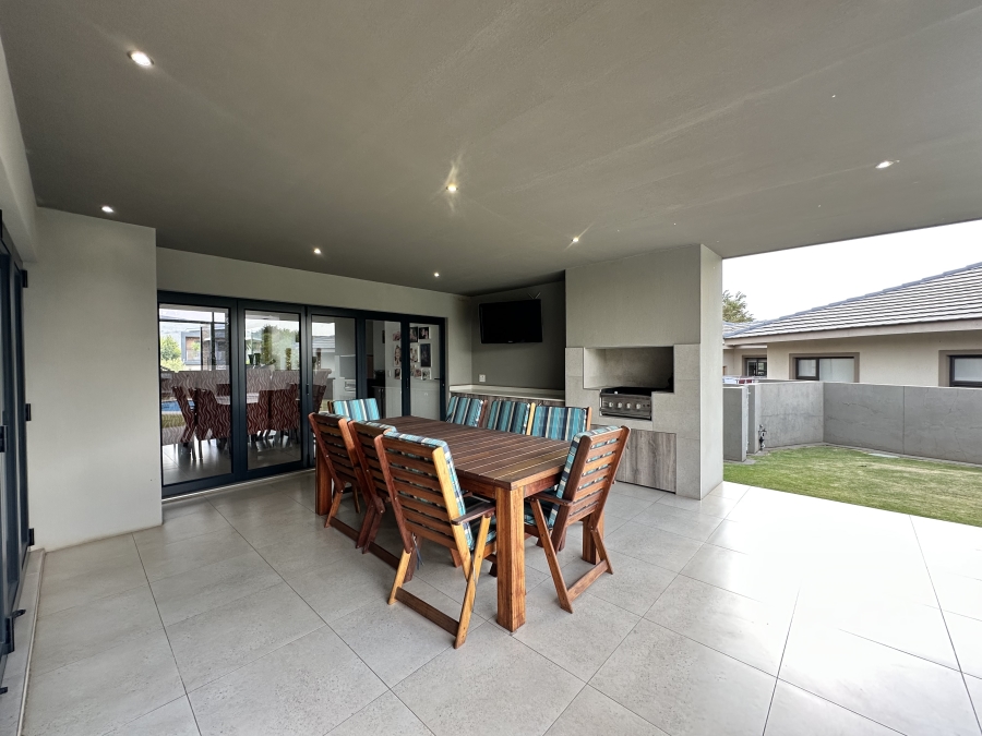 4 Bedroom Property for Sale in Eye of Africa Gauteng