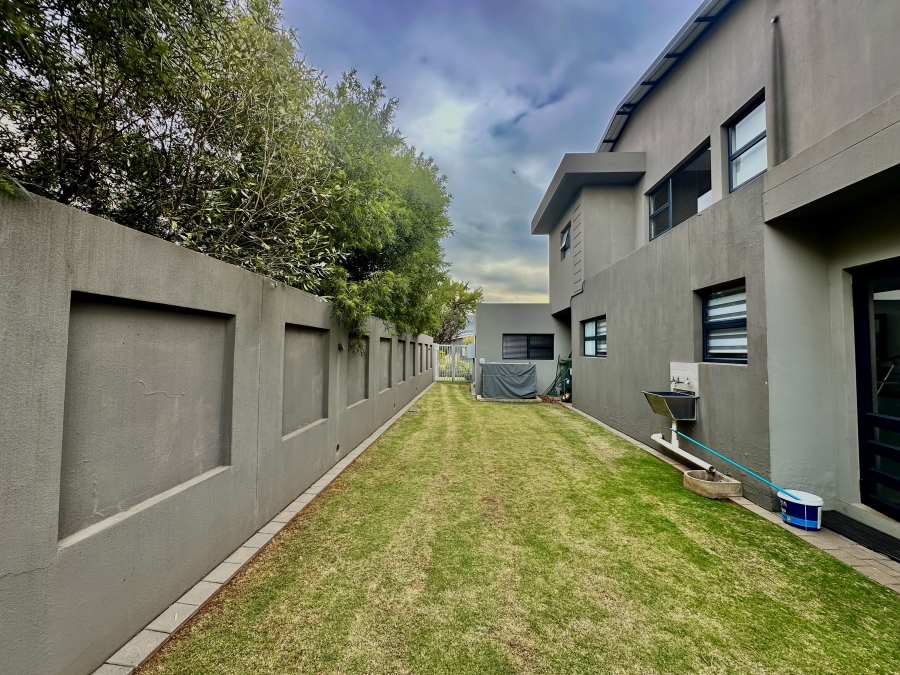 4 Bedroom Property for Sale in Eye of Africa Gauteng