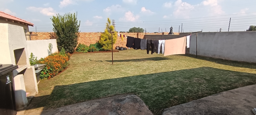 2 Bedroom Property for Sale in Windmill Park Gauteng