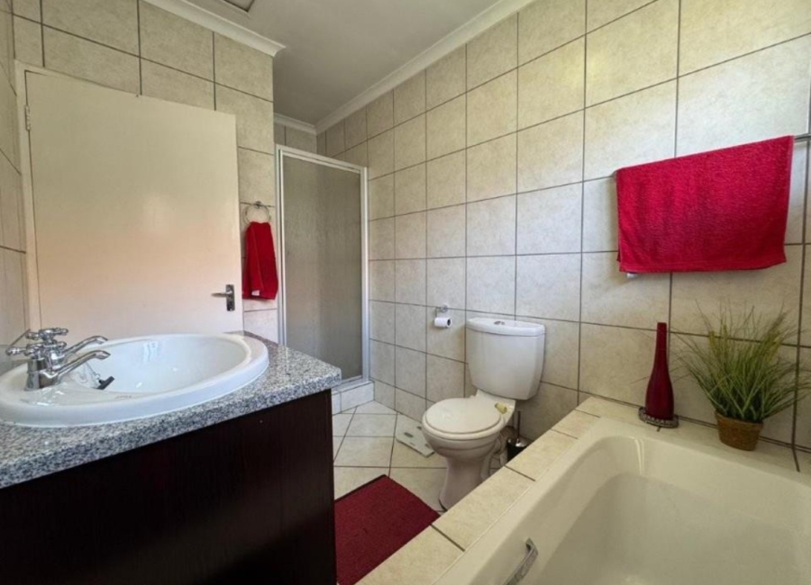 2 Bedroom Property for Sale in Meyersdal Gauteng