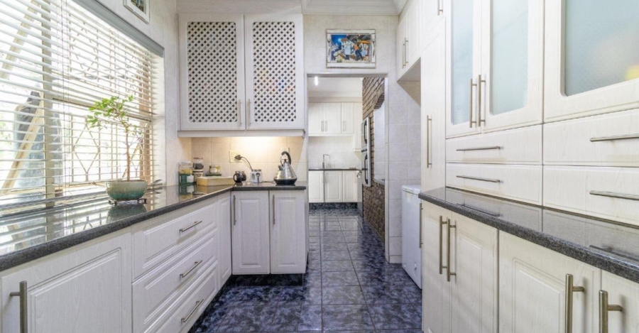3 Bedroom Property for Sale in Brackenhurst Gauteng