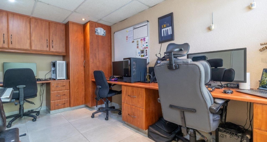 3 Bedroom Property for Sale in Brackenhurst Gauteng