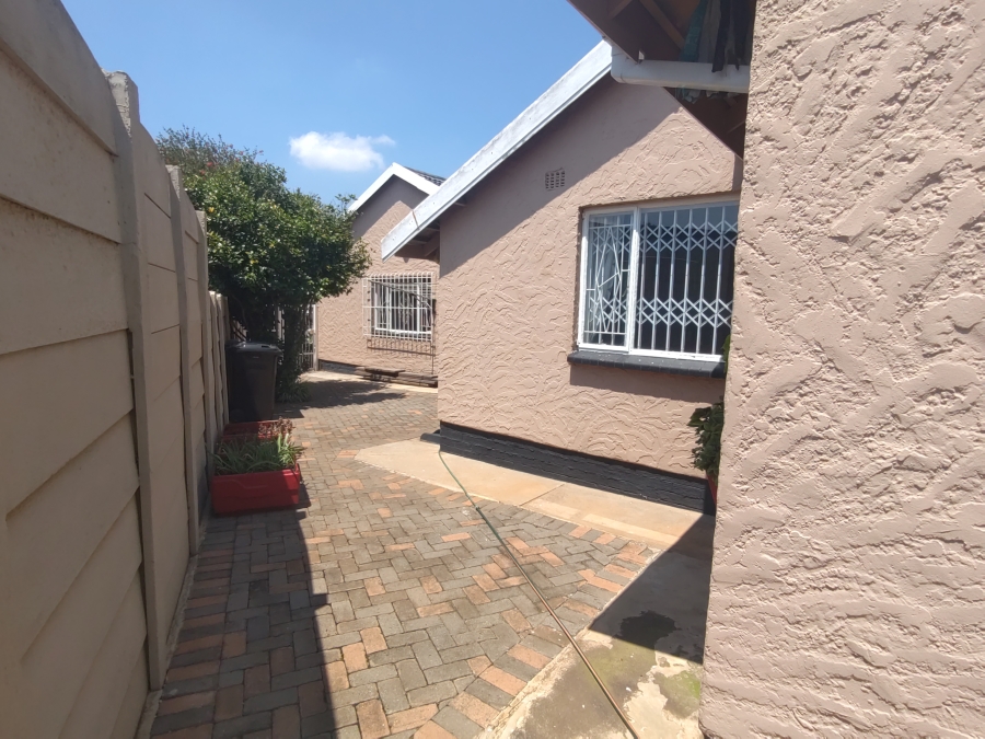 3 Bedroom Property for Sale in Visagie Park Gauteng