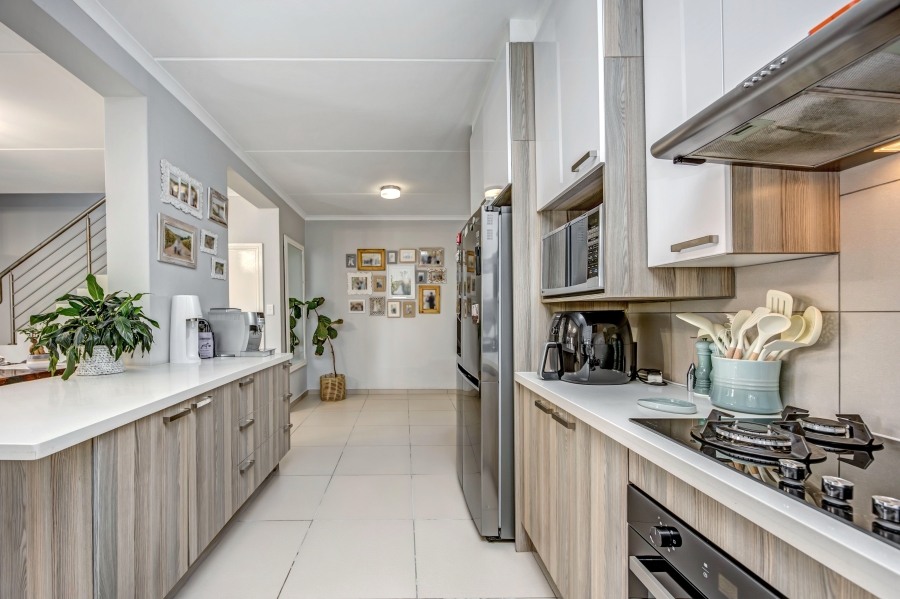 3 Bedroom Property for Sale in Broadacres Gauteng
