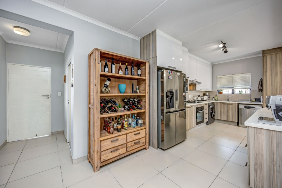 3 Bedroom Property for Sale in Broadacres Gauteng