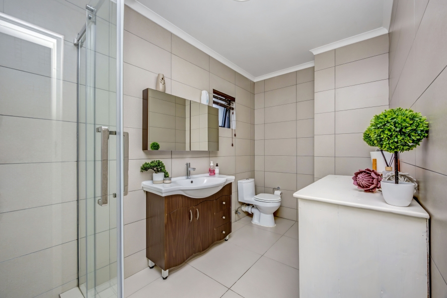 3 Bedroom Property for Sale in Broadacres Gauteng