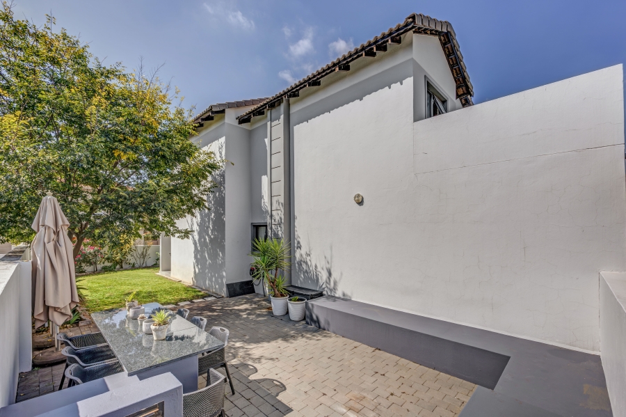 3 Bedroom Property for Sale in Broadacres Gauteng