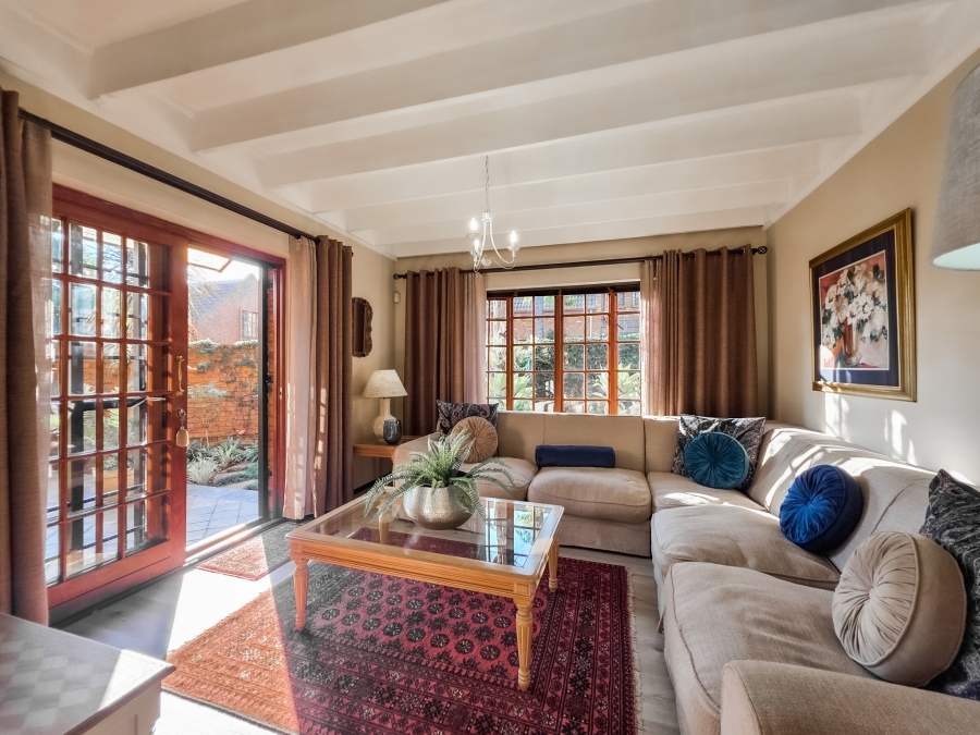 4 Bedroom Property for Sale in Faerie Glen Gauteng